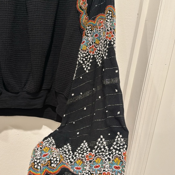 Free People Women's Floral Embroidered Technicolor Dream Blouse Tunic - Picture 5 of 9